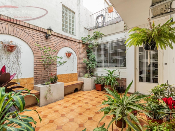 Hermosa casa con Local al frente