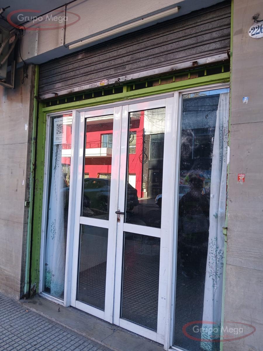 Local a la calle 47 m2  buen estado (3×15)